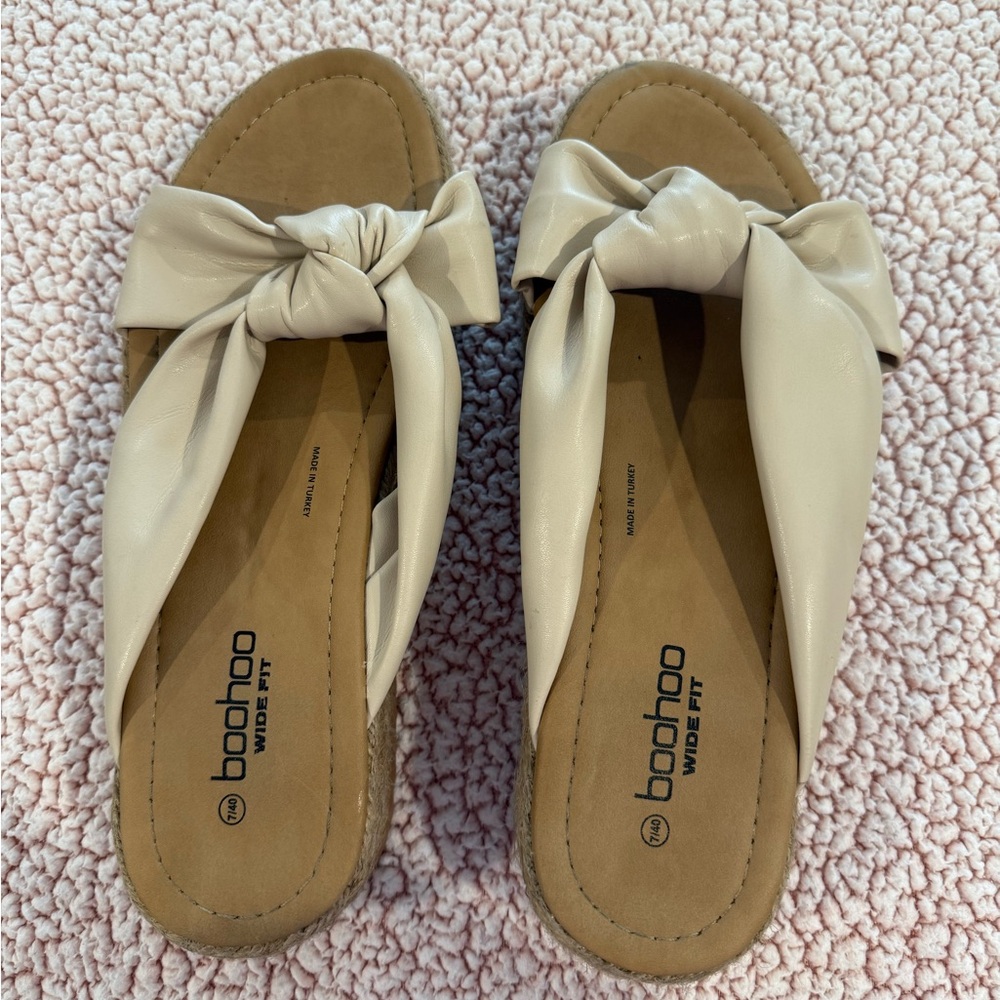 Boohoo Tan Women's Sandals with Bow Detail